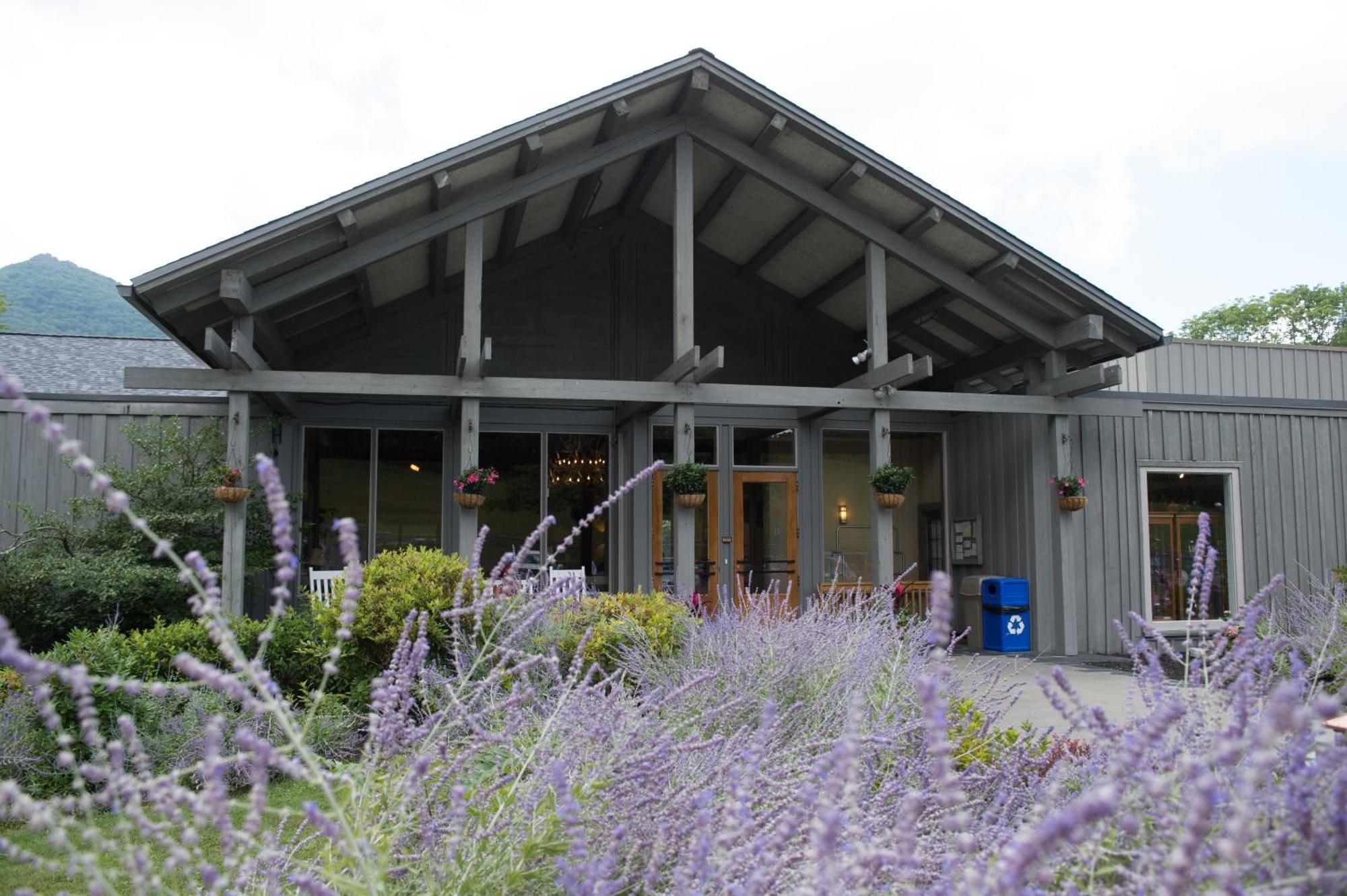 Peaks Of Otter Lodge Bedford Bagian luar foto